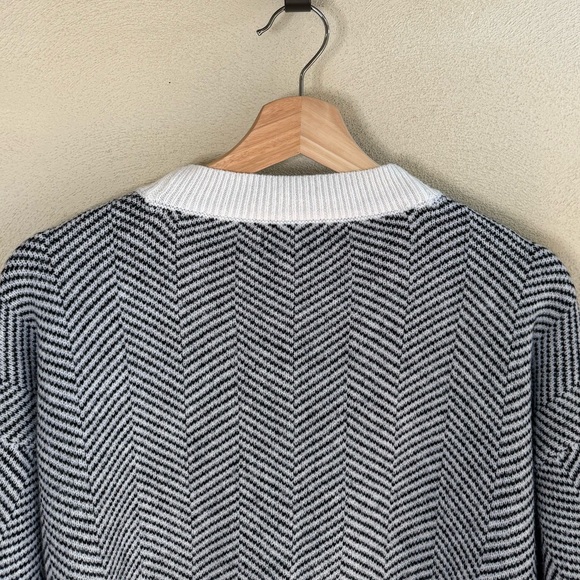 Witty Fox Black Cream Neutral Chevron Button Long Sleeve Cardigan Sweater L NWOT - Picture 6 of 8